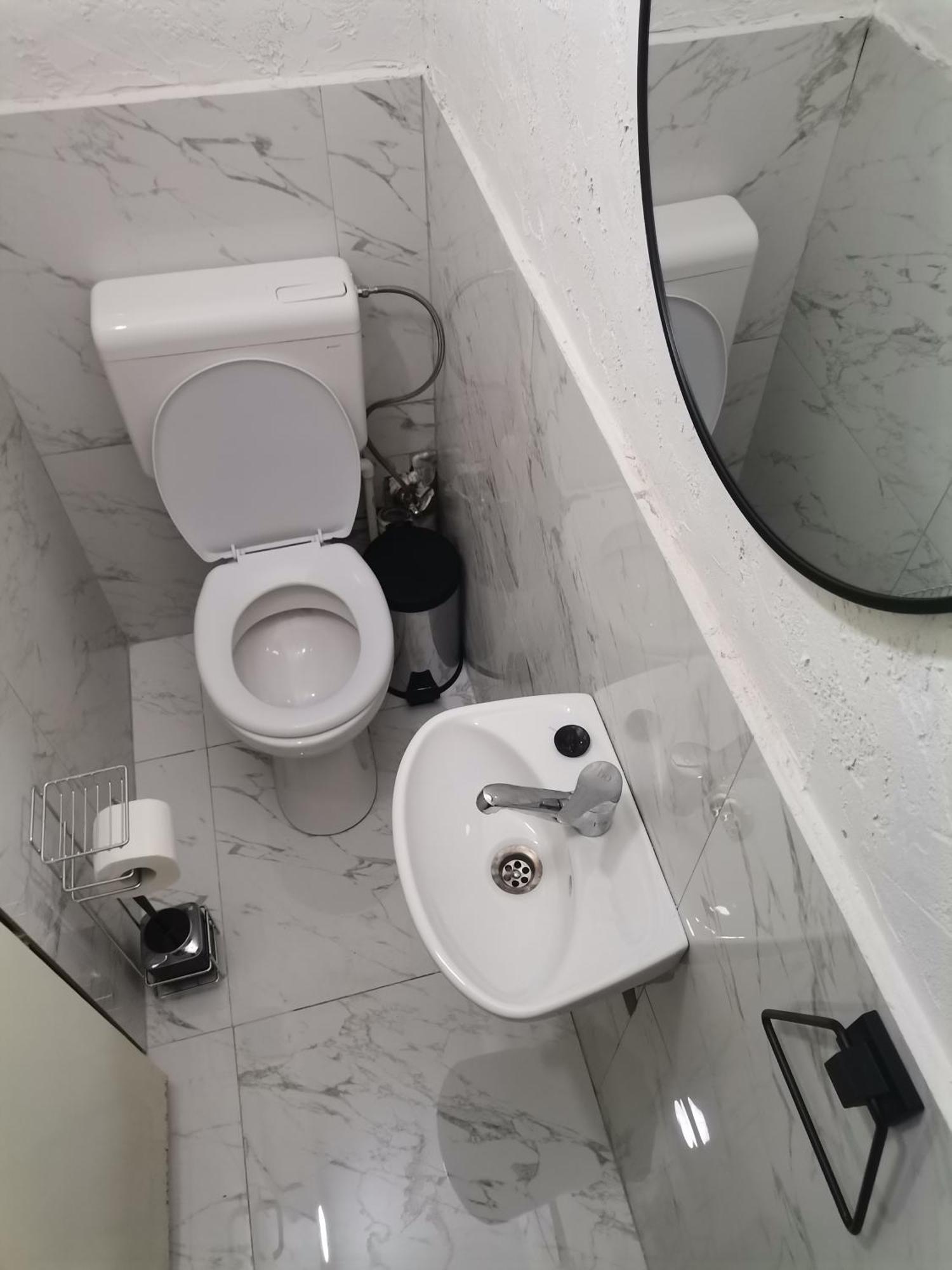 Calla 4 Apartment - Main Square, In The City Shopping Center - Parking Slot With Securiti And Video Camera Üsküp Dış mekan fotoğraf